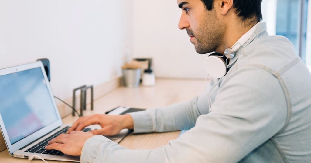 An email inbox being cleared out quickly with simple replies.